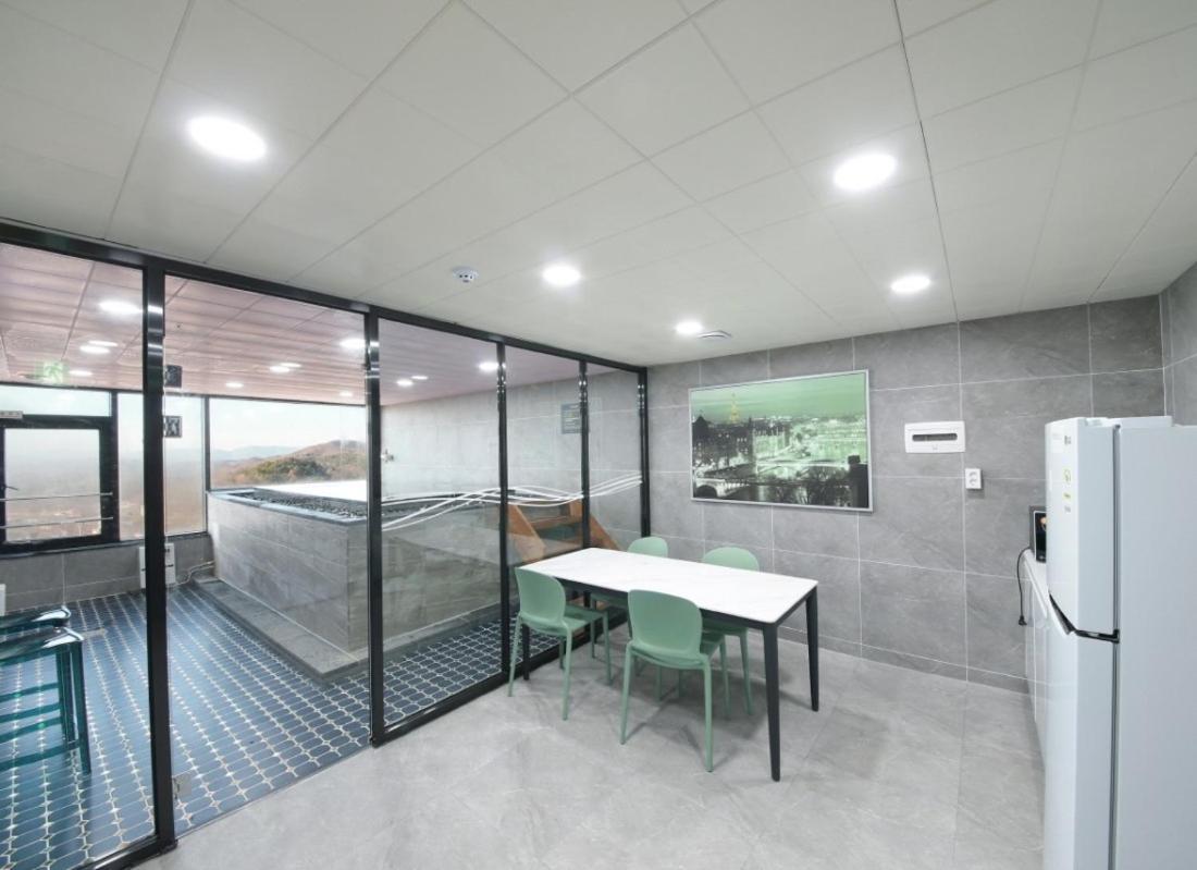 Wj Hotel Pool House Уонджу Екстериор снимка