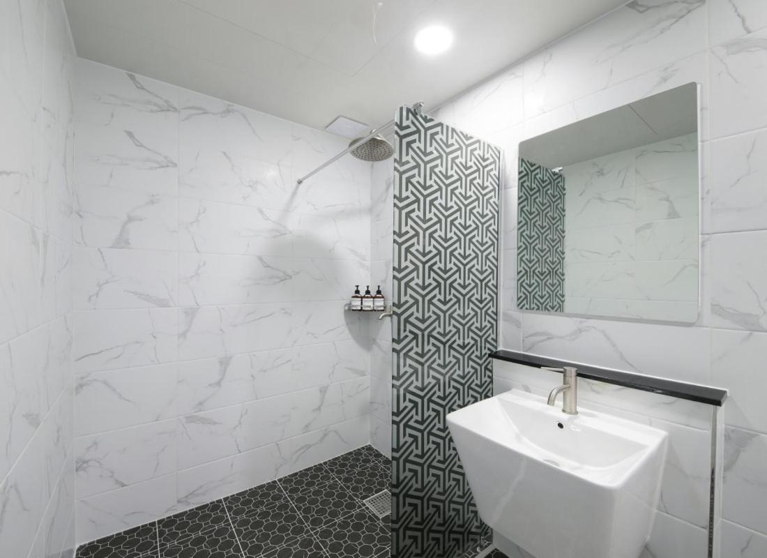 Wj Hotel Pool House Уонджу Екстериор снимка