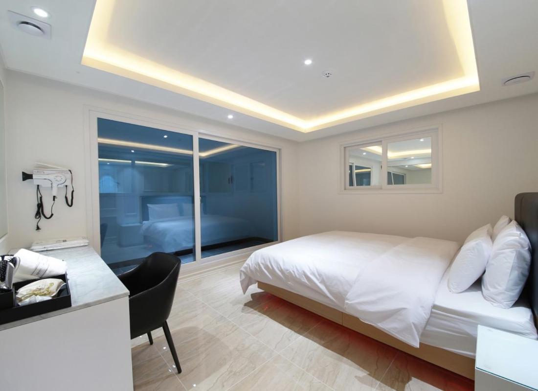 Wj Hotel Pool House Уонджу Екстериор снимка