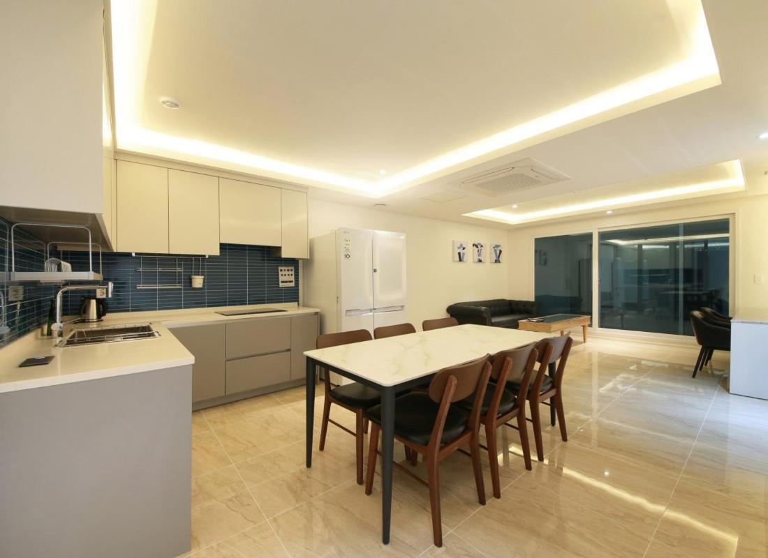 Wj Hotel Pool House Уонджу Екстериор снимка