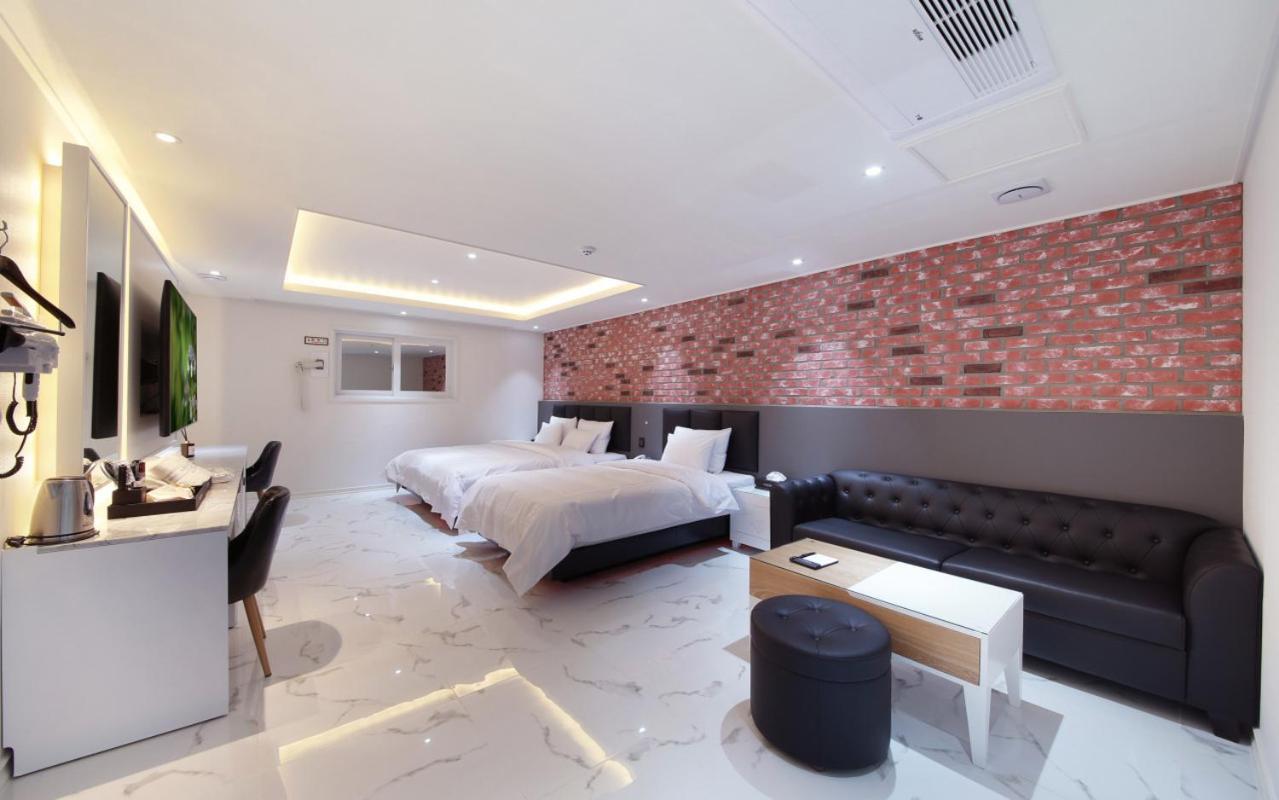 Wj Hotel Pool House Уонджу Екстериор снимка