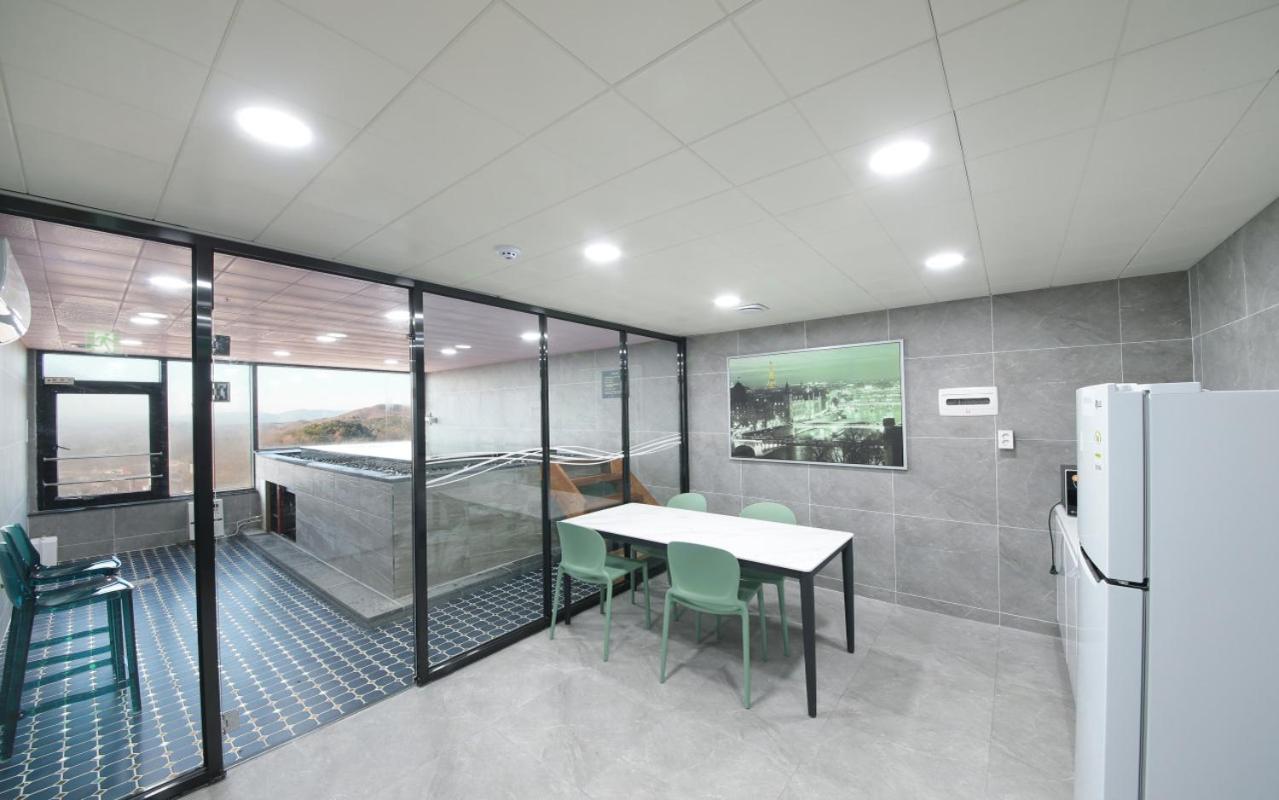 Wj Hotel Pool House Уонджу Екстериор снимка